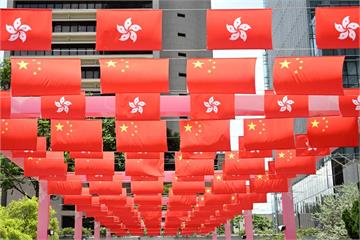 香港逾1200人參與愛國「再社會化」　反送中人士：警察只是暫時放過我
