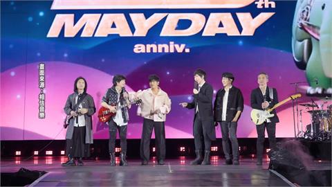周杰倫澳洲相挺五月天！　獻唱超過30分鐘、全場歌迷嗨翻