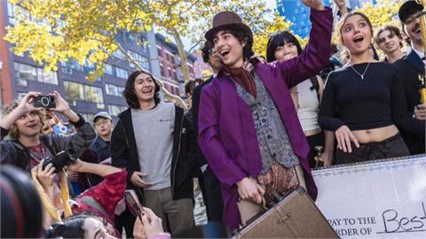 「甜茶」模仿賽本尊突現身　場面秒失控有人被銬走