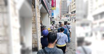 是有多好吃？通緝犯排「古早味蛋餅」時落網求警買完再走　攤位遭民眾「排爆朝聖」