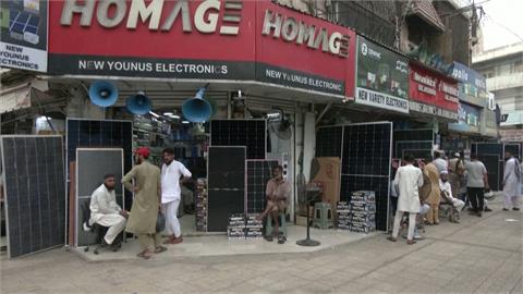 熱浪來襲！　巴基斯坦用電量暴增　民眾搶買「太陽能板」省電費