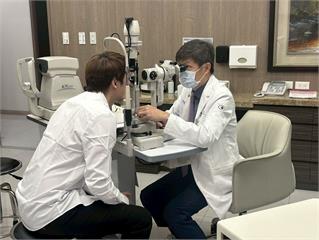 35歲教師近視暴衝600度   竟是「早發性白內障」徵兆