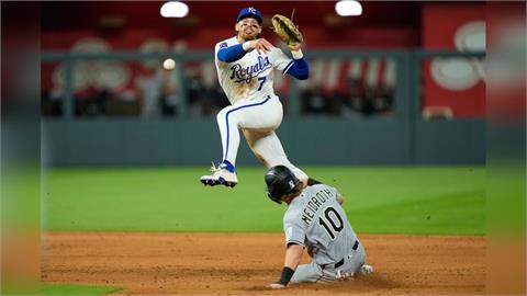 MLB(影)／小威特頂級防守預約金手套！精彩「獨力雙殺」村上宗隆成苦主