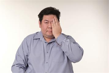 視力模糊恐是腦血管警訊！   簡單「遮住一眼」快速分辨危險