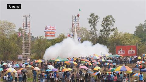 泰國也梭吞府舉辦火箭節　祈求降雨、稻米豐收