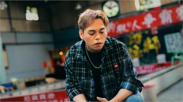 曾唱〈癡情玫瑰花〉爆紅！男星苦陷低潮「存款剩四位數」 暴瘦近況曝光