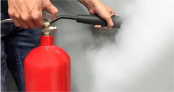 大同南京西路晚間突發電箱火警　星巴克店員英勇滅火畫面被讚爆