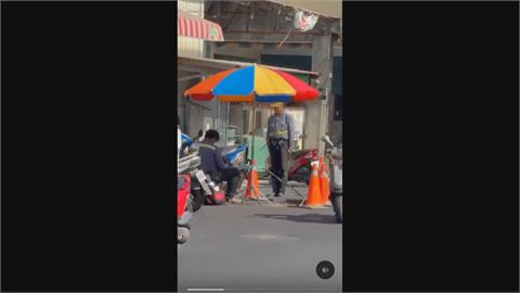 職場出錯被上司「軍訓」？　男被上司踹桌還要求伏地挺身、罰站