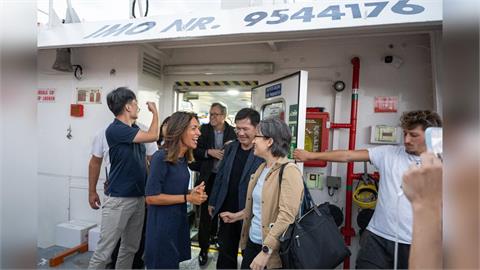 快新聞／海陸空奔波27小時才登島！林佳龍曝蕭美琴訪歐幕後　惡劣海象同仁暈船嘔吐