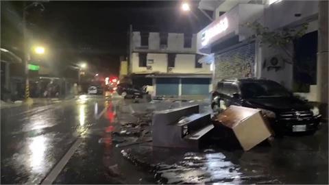 堰塞湖溢流！　全聯遭淹沒6人受困　馬太鞍溪橋慘遭沖毀