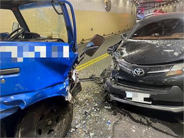 快新聞／中壢龍岡地下道休旅車撞對向小貨車　「酒駕上路」惹禍