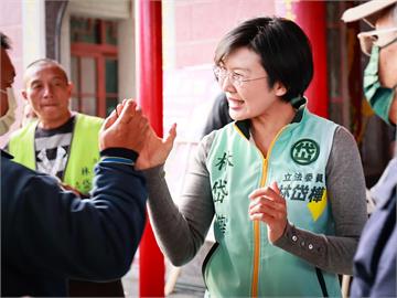 陪同市長陳其邁參拜發紅包　林岱樺提高雄東九區觀光文化願景
