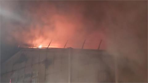 花蓮大理石工廠大火！高達800坪全面燃燒付之一炬