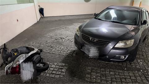 台中社區離奇死亡車禍！　騎士摔車昏倒停車場　再遭鄰居轎車輾亡