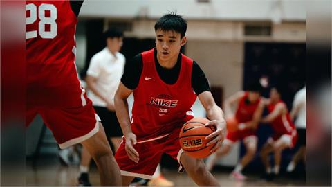 籃球／「年紀最小」黃佳霖勇闖籃球訓練營！點名「這一人」讓他印象深刻