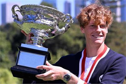 辛納澳洲網球公開賽奪冠　成48年來　義大利首位在大滿貫封王的男單球員
