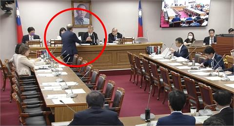 柯建銘立院協商喊「理性對話」！韓國瑜給讚「4字」調侃：以前是從來不讓