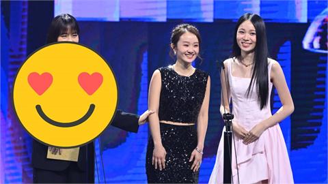 金馬62/47歲林嘉欣頒獎戰袍淨空!突帶2女兒上台「喊1句」她笑翻:我教得好