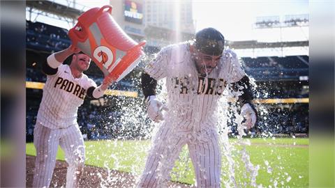 MLB(影)／教士不演了！一個月從國聯第11名衝到外卡第二　逆襲速度太驚人