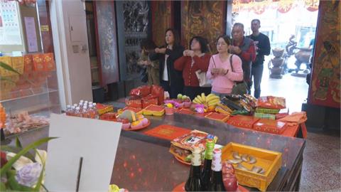 台灣供品超有哏！　「醬油搭蘋果」靠諧音旺運勢