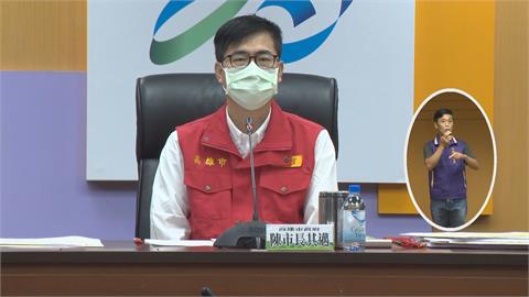 高雄宣布禁止內用！　 北高雄商圈人潮冷清