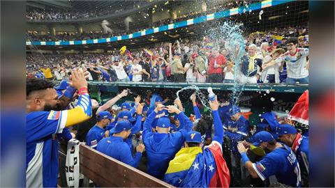 經典賽(影)／休息室跳舞凝聚士氣！委內瑞拉球員傳統舞蹈展現文化特色