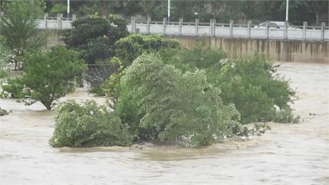 中國湖南、長江豪雨成災　貴州水庫洩洪古城慘泡水