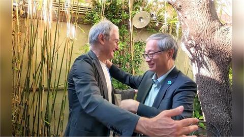李遠巴黎辦「台灣電影座談會」　92歲法國翁舉地圖喊愛台灣