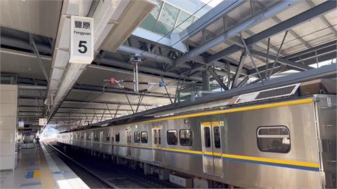 見血！豐原車站等車「被割傷」　民眾一看傻眼：扶手幾乎被鏽蝕