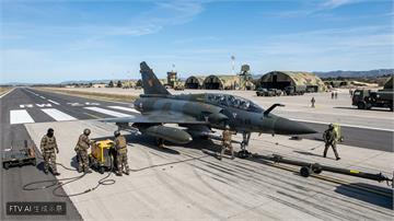 漢光演習直擊！新竹基地幻象戰機緊急掛彈　模擬跑道搶修
