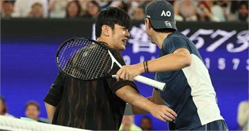 周杰倫澳網初登場　一記Ace遭淘汰「如他所料」自嘲破表