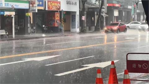 快新聞/白海豚跳來了!雙北、桃園大雷雨開轟半小時 7縣市大雨特報