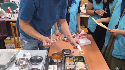 蔣萬安視察金華國中食安「測鹹度」　黃偉哲狠酸重點是態度