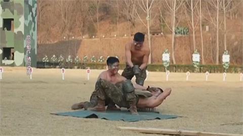 金正恩視察火箭實驗、訓練基地　士兵展示胸口碎大石