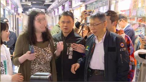 快新聞/發春聯遇女子激動喊「買不起大安區房」!黃國昌快閃 柯文哲搔頭不語