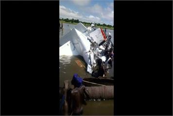 非洲南蘇丹小型客機墜湖中 17死3傷2失蹤