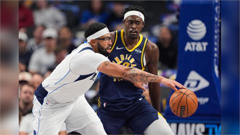 NBA(影)/「一眉哥」第一節就傷退沒關係! 「旗子哥」雙十助獨行俠險勝溜馬