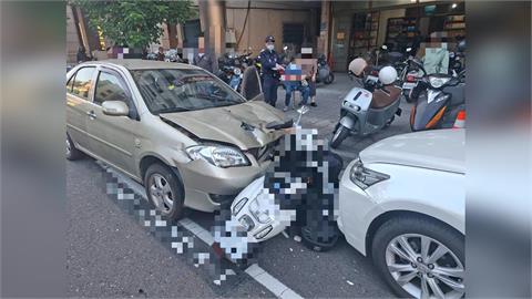 快新聞／77歲駕駛暴衝+逆向撞雙載母子「媽媽當場OHCA」送醫不治