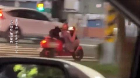有事嗎?  　毛小孩趴坐墊 　「騎士蹲腳踏板」騎車