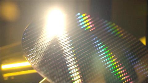 微軟加速阿聯佈局7年投150億美元　獲美晶片出口許可