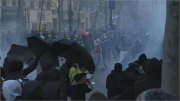 巴黎警毆非裔音樂製作人 法街頭示威反警暴
