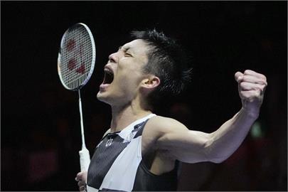羽球(影)／「小天」周天成直落二拍落世界球王！勇闖中國賽男單四強