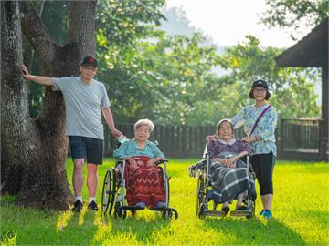 〈全民筆讚〉翁達瑞－送岳母遠行⋯⋯