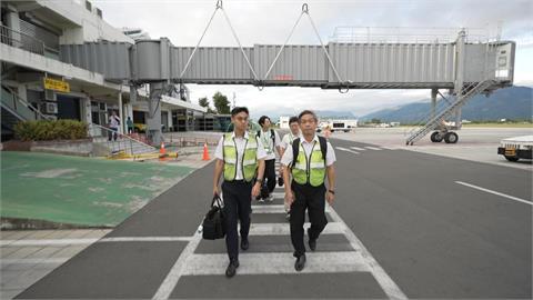 異言堂獨家登機 直擊航遙測監看馬太鞍堰塞湖