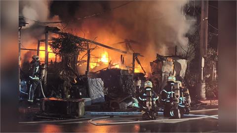 北市文山區家電維修廠凌晨起火！　屋主逃火吻稱「電線走火」