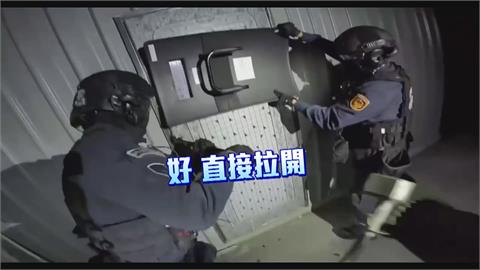 高雄大寮廠房改造「越式KTV」　40名越籍移工大開毒趴遭逮捕
