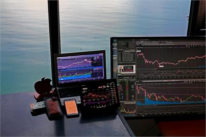外資連3買台股　敲進金融調節高息ETF
