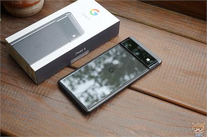 Google Pixel 6開箱　獨特橫向鏡頭、首款搭載自研Tensor晶片　