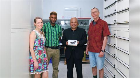 跨海古DNA技術加持！ 諾貝爾獎得主Pääbo親訪科博館 解密「丹尼索瓦人」化石