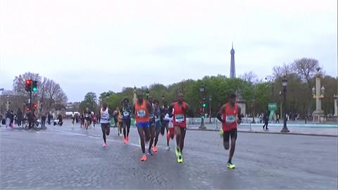 最美城市賽道　巴黎馬拉松5萬跑者起跑超壯觀